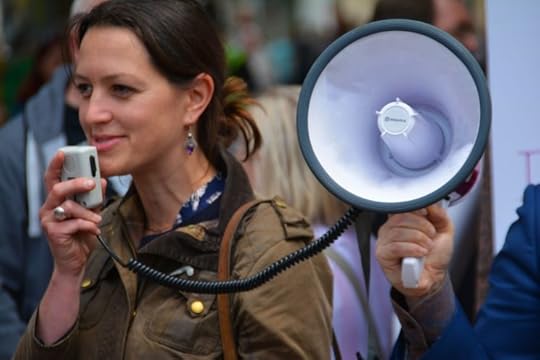 megaphone-1480342_1920