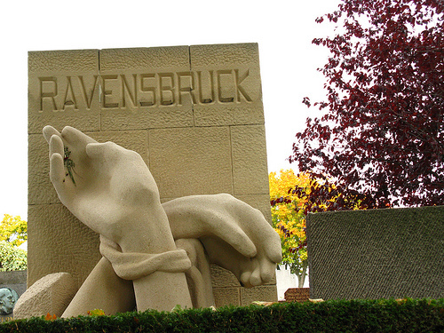 PARIS - Père Lachaise Cemetery