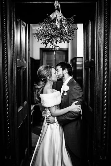 Mistletoe Kiss: 