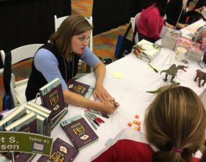 janetjohnson-signingbooks