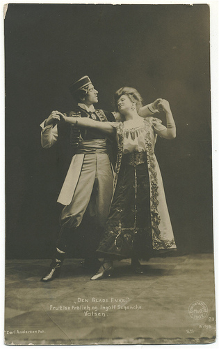 Else Frölich & Ingolf Schanche in Den Glade Enke, Valsen_Ensberettiget; 29. Photo Carl Andersen