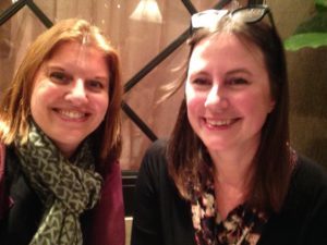 Och sen träffade jag den här fantastiska kvinnan: Pamela Schultz Nybacka, och vi drack vin och pratade romance halva kvällen. Lyllos mig.