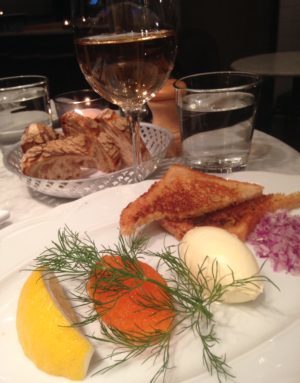 Kalix-löjrom och vin