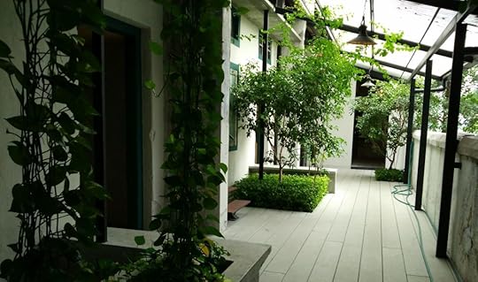 Sekeping Kong Heng's annex wing is located above a building next to Plan B