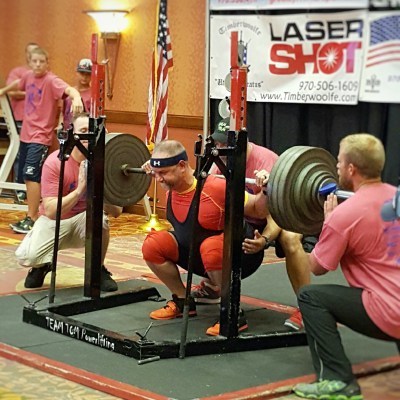@mdwailes squatting in powerlifting competition