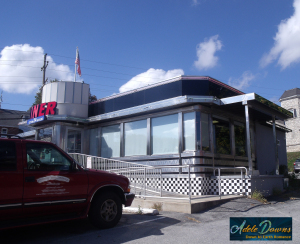 dtowndinersideview