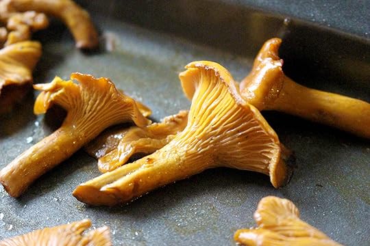 chanterelles-roasted-single