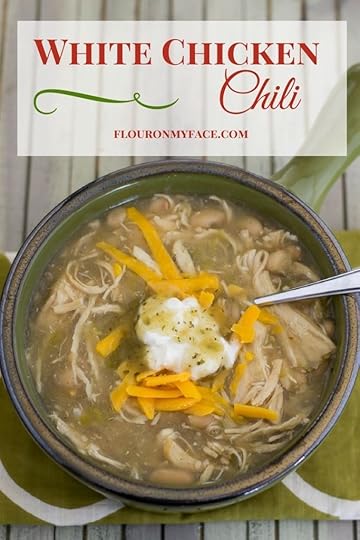 Crock Pot Slow Cooker White Chicken Chili Recipe via flouronmyface.com