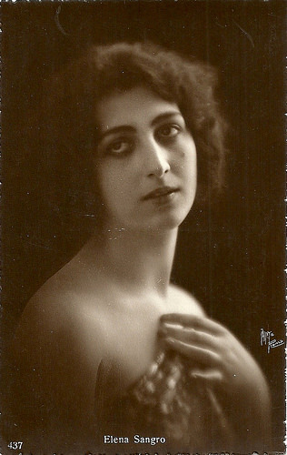 Elena Sangro