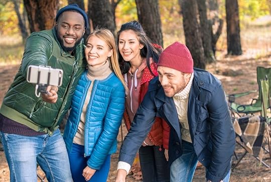 It's easy in relationships to start dwelling on the negative in people. In this podcast we'll talk about how to treat everyone like a 10, a practical application of Philippians 4:8.