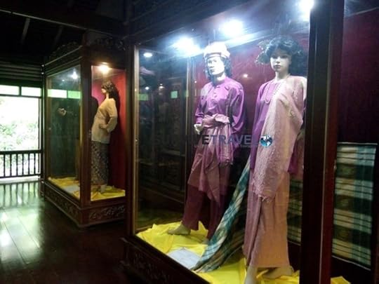 Malay Sultanate Palace Review (4) - Dress - Survive Travel