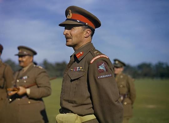 browning_observes_paratroop_training_at_netheravon