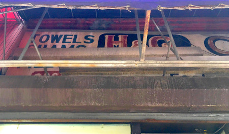 lesghostsignstowelshg