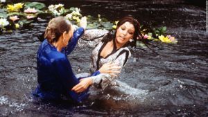 Linda Evans and Joan Collins catfight