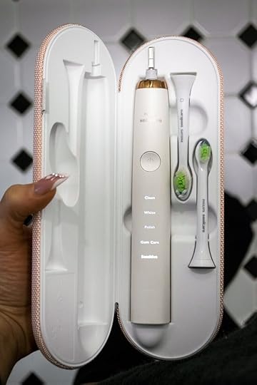 merilin-taimre-paljas-porgand-tervis-toit-blogi-hambad-kollased-ravi-hambakatt-hambaarst-philips-diamond-care-rose-gold-elektriline-hambahari