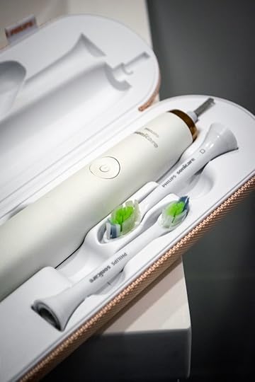 merilin-taimre-paljas-porgand-tervis-toit-blogi-hambad-kollased-ravi-hambakatt-hambaarst-philips-diamond-care-rose-gold-elektriline-hambahari