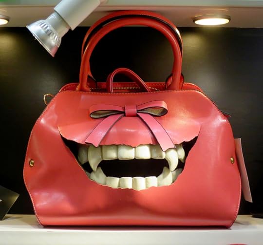 vampirepurse