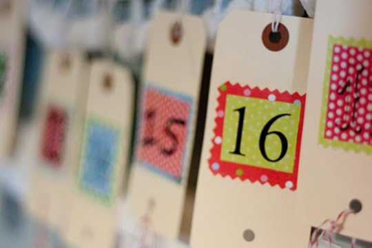 advent-garland-upcalose