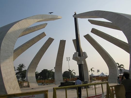 mgr-samadhi-ninaivagam-marina-beach-2