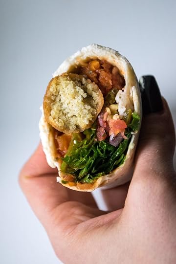 vegan-taime-toit-tervislik-kiire-takeaway-valmistoit-pood-merilin-taimre-paljas-porgand-vegamama-blogi-arvustus