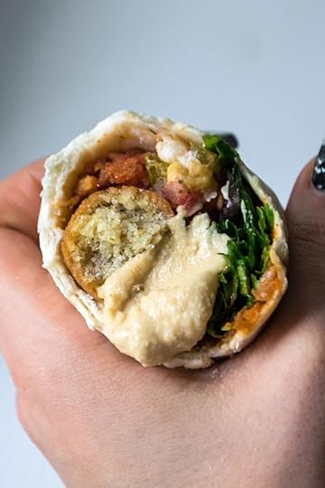 vegan-taime-toit-tervislik-kiire-takeaway-valmistoit-pood-merilin-taimre-paljas-porgand-vegamama-blogi-arvustus