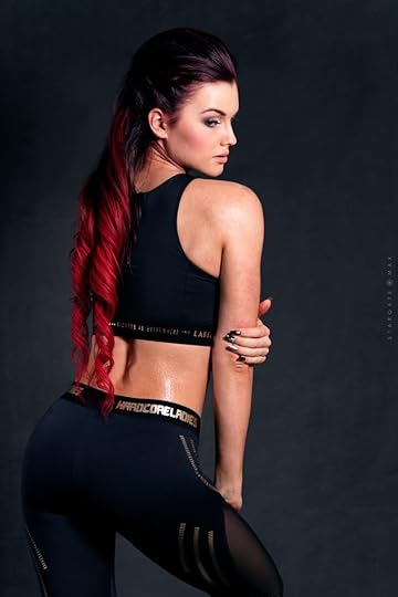 labella-mafia-lbm-baltics-trenn-sport-riided-seksikas-ilusad-naiselikud-värvilised-must-valge-merilin-taimre-paljas-organd-fitness-ilu-blogi-photoshoot-soodus-kood