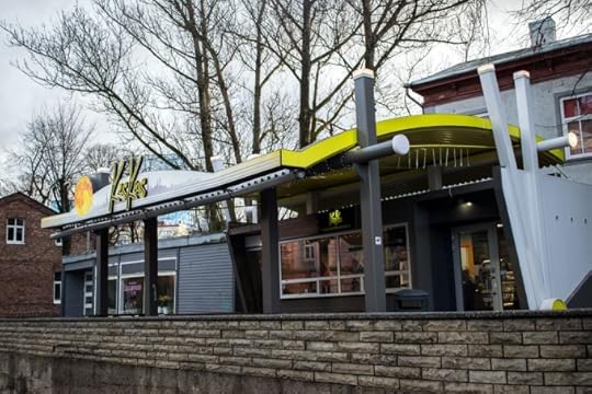 kohvik-keskus-kiirtoit-tervislik-vegan-taimetoit-burger-falafel-wrap-arvustus-restoran-merilin-taimre-paljas-porgand-kus-süüa