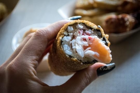 kohvik-keskus-kiirtoit-tervislik-vegan-taimetoit-burger-falafel-wrap-arvustus-restoran-merilin-taimre-paljas-porgand-kus-süüa