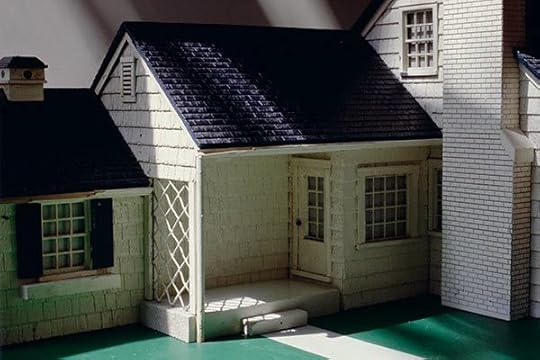 Laurie Simmons, White House/ Green Lawn (View I), 1998 © the artist and courtesy Salon 94