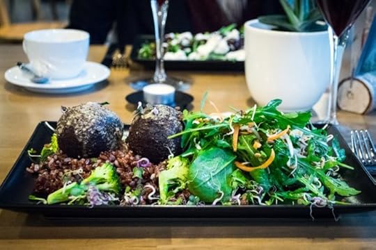 merilin-taimre-paljas-porgand-review-restoran-tervislik-mahe-öko-vegan-falafelid-salat-grill-lõuna-õhtu-söök-buffee-vapiano-lantsh-arvustus