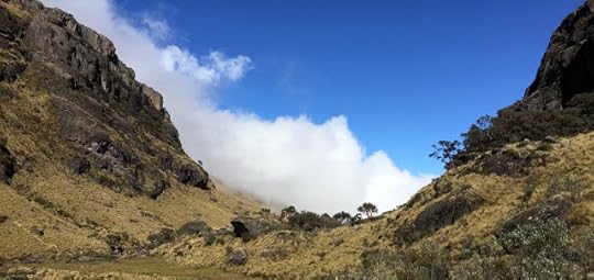 Clouds approach a Caja notch