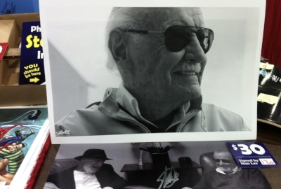 Image of the Stan Lee Collectibles Booth at the Cincinnati Comic Expo, September 24, 2016