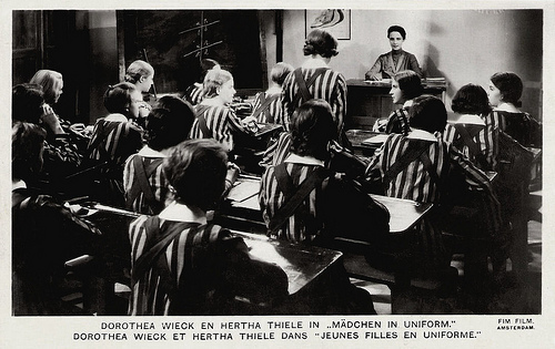 Dorothea Wieck and Hertha Thiele in Mädchen in Uniform (1931)