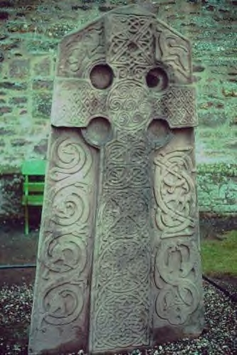 This is a stone with a text in Pictish. The inscription on Aberlemno Stone 1, like other Pictish inscriptions, has not been deciphered.
