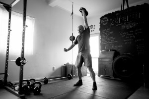 dean purcell doing a kettlebell swing