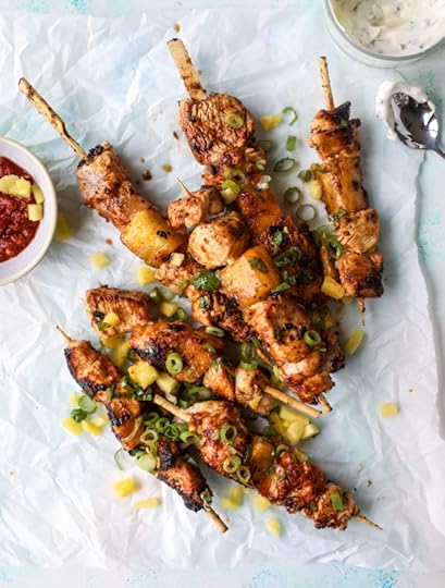 pineapple chili chicken skewers I howsweeteats.com