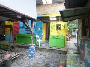 Liwliwa Beach - Circle Hostel