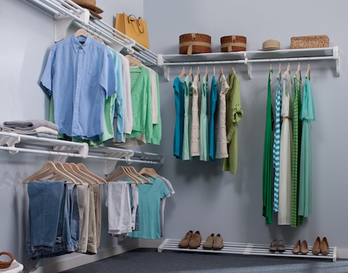 Walk_In_Closet_-_Expandable_Closet_Rod_and_Shelf.jpg