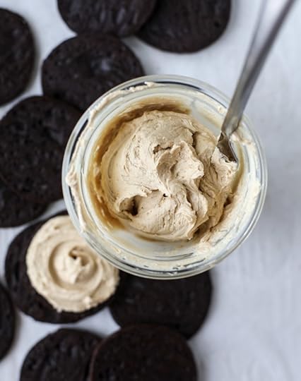 peanut butter oreos I howsweeteats.com 