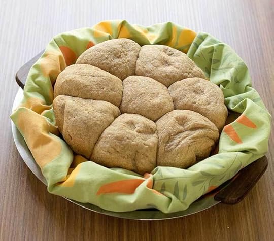 Slow Cooker Whole Wheat Spelt Potato Rolls frees up your oven for recipes! You have to make these this for your next SUndat dinner
