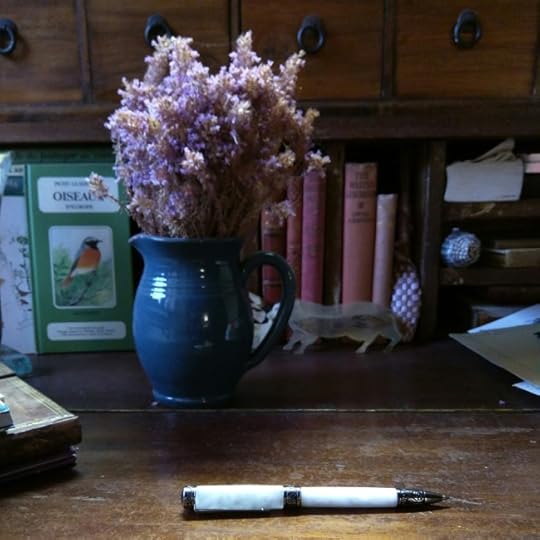 Stylo pen pitcher lavender wand