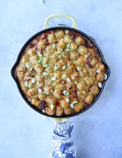 tater tot breakfast skillet I howsweeteats.com