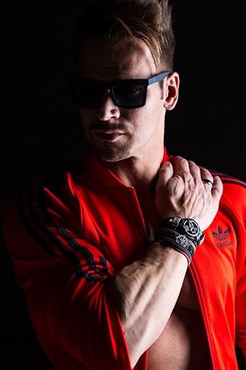 paljas-porgand-merilin-taimre-uku-suviste-trenn-sport-fitness-fit-prooptika-prillid-raamid-adidas-originals-eesti-video-tervislik-tervis-elustiil