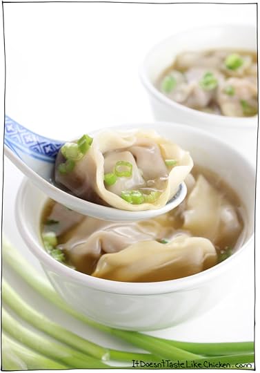 25 Drool-Worthy Vegan Soup Recipes! Creamy, noodle-y, hearty, and spicy soups to warm you from the inside out. Vegan, dairy-free, vegetarian. #itdoesnttastelikechicken