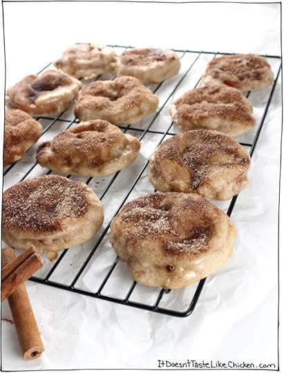 Vegan Baked Apple Cinnamon Fritters! A healthier dessert that's only 100 calories each! #itdoesnttastelikechicken
