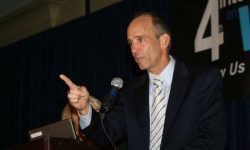 Dr. Joseph Mercola speaks at the International Vaccine Conference 2009 (Dr. Joseph Mercola/CC BY-SA 2.0)