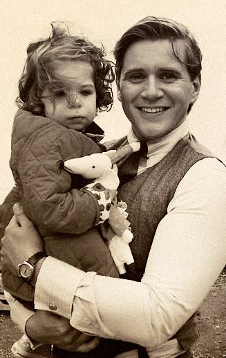 Downton Abbey: Tom Branson (Allen Leach) ,daddy and Baby Sybbie. Heart explodes <3 <3 <3: 