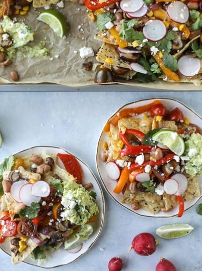 veggie fajita sheet pan nachos I howsweeteats.com