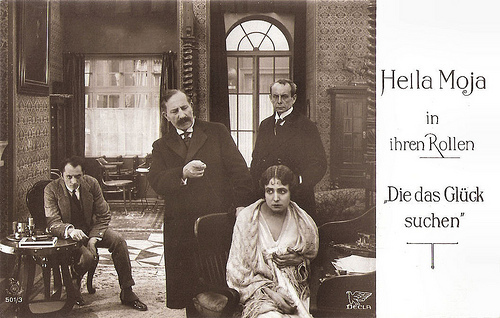 Hella Moja in Die das Glück suchen (1917)