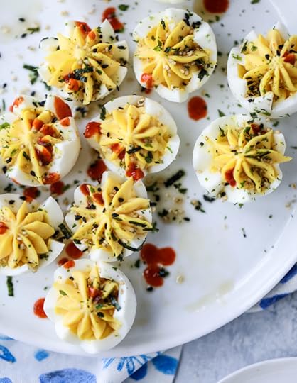 toasted sesame sriracha deviled eggs I howsweeteats.com